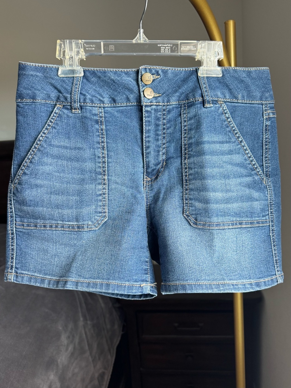 D. Jeans Denim Shorts Women’s Size 8 Medium Wash Stretch Utility Pocket Shorts